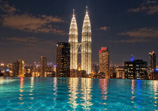 Luxury Home with an Instagram-Worthy Pool in Kuala Lumpur City Centre (Near Petronas Twin Towers)