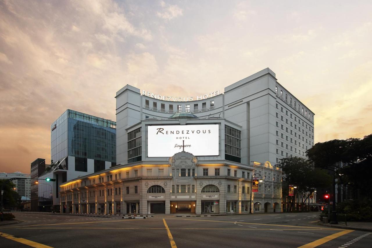 Rendezvous Hotel Singapore by Far East Hospitality + CX715 HKG → SIN