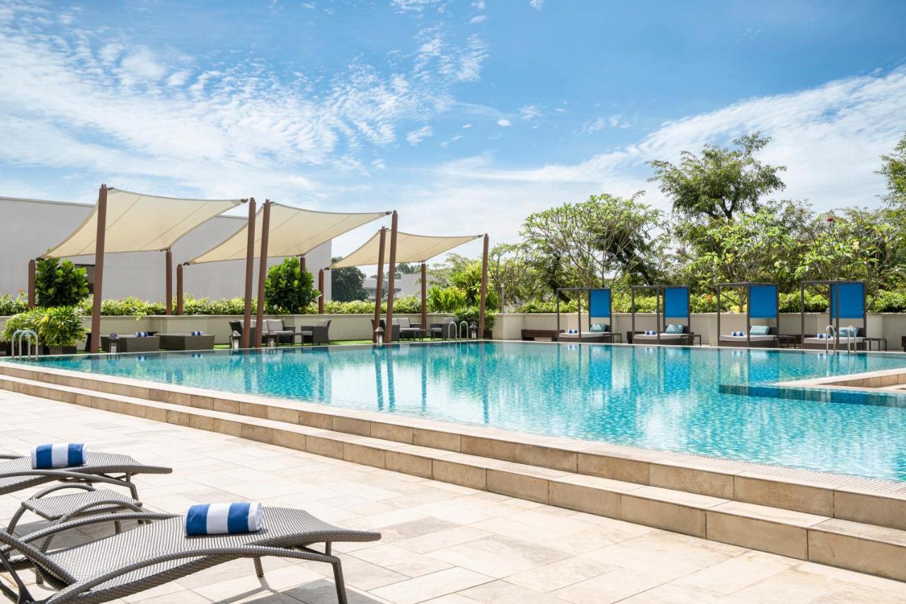 Orchard Rendezvous Hotel by Far East Hospitality + CX715 HKG → SIN
