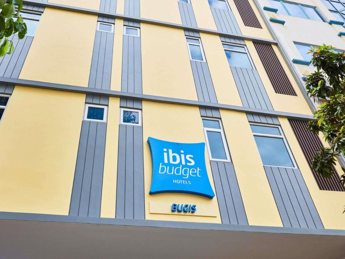 ibis budget Singapore Bugis + CX715 HKG → SIN