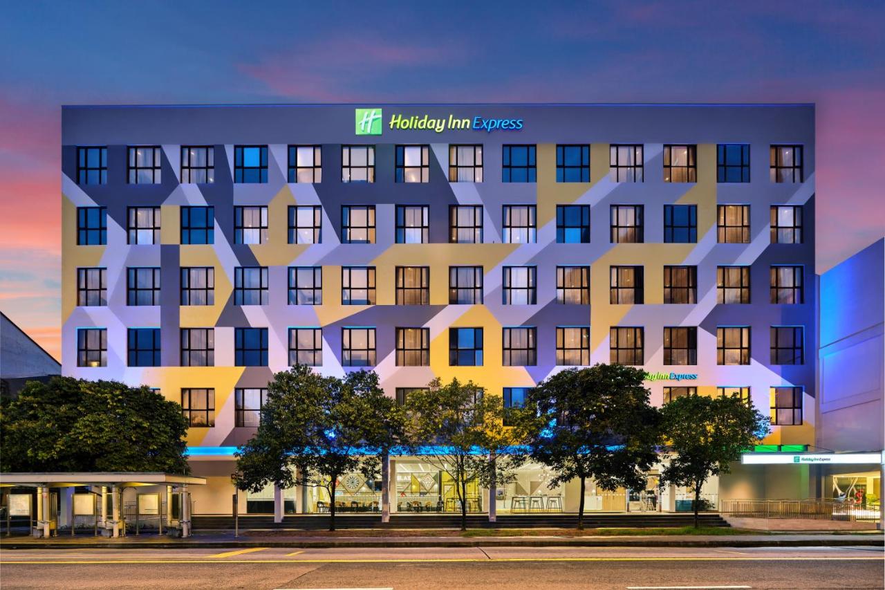 Holiday Inn Express Singapore Serangoon by IHG + CX715 HKG → SIN