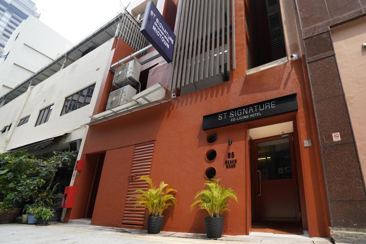 ST Signature Midtown, SHORT OVERNIGHT 11hrs, 10pm-9am + CX715 HKG → SIN