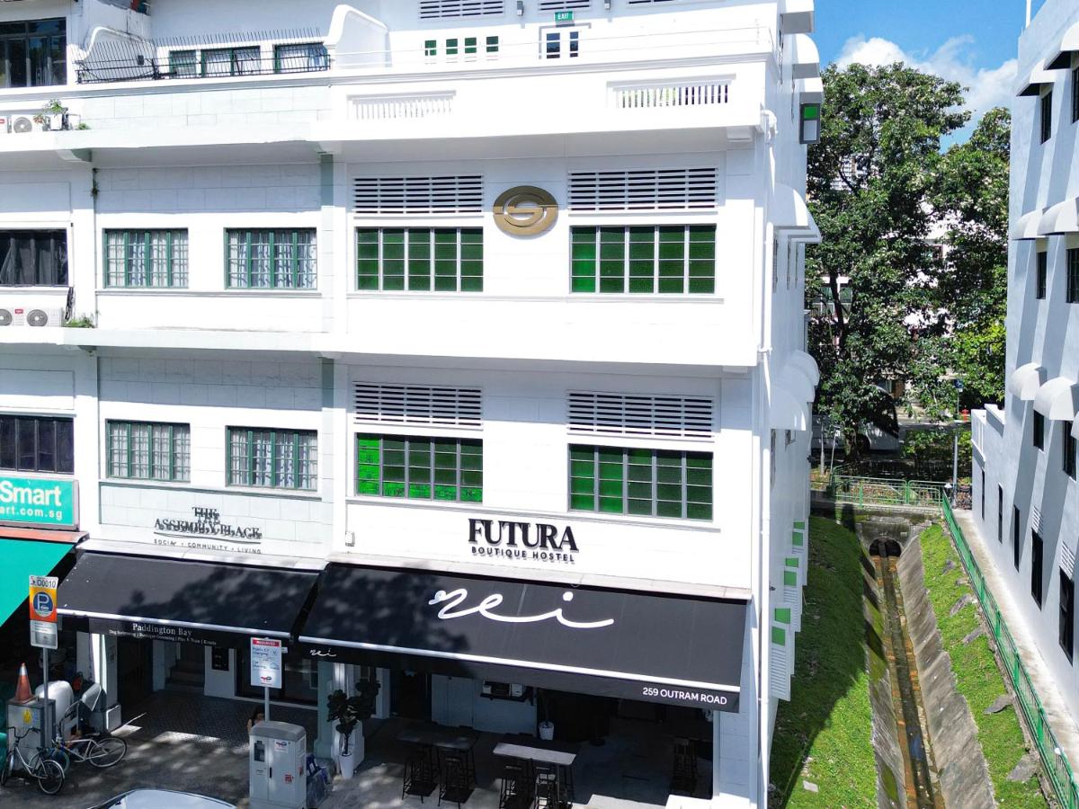 Futura Boutique Hostel + BA169 LHR → SIN