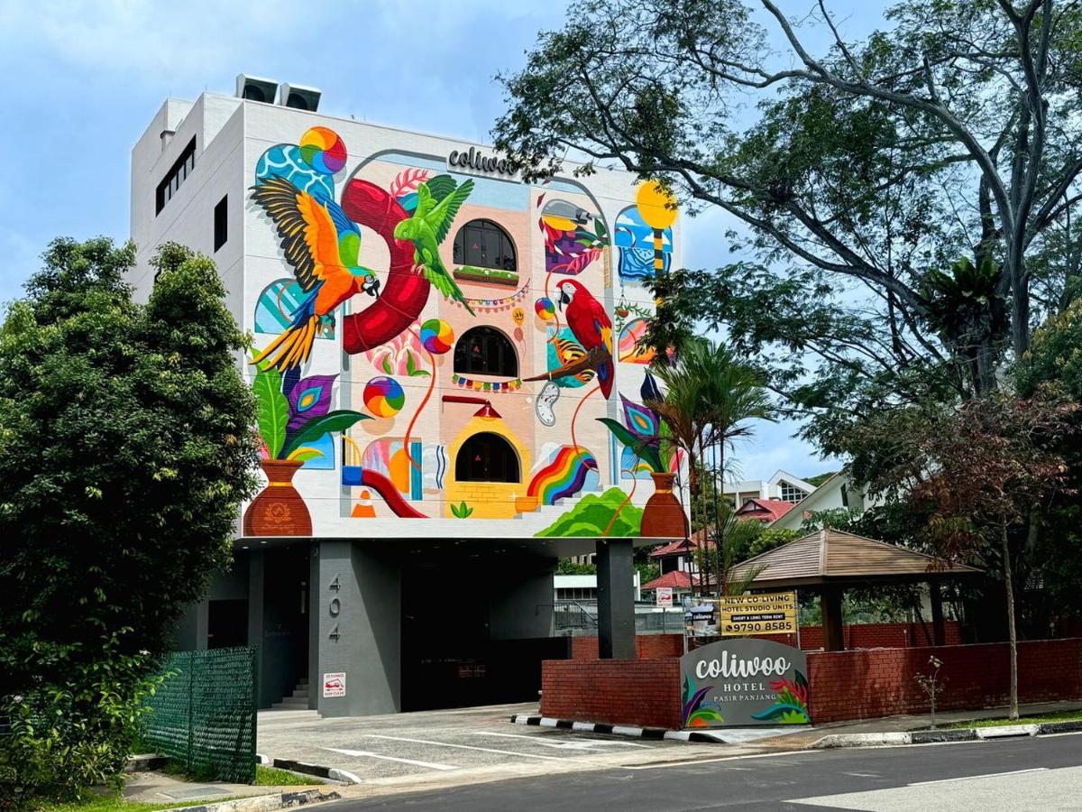 Coliwoo Hotel Pasir Panjang - CoLiving + CX715 HKG → SIN