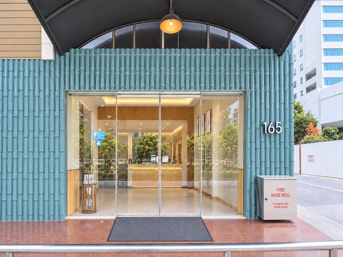 A Hotel Farrer Park, 11 Hrs, Stay From 10PM - 9AM + CX715 HKG → SIN