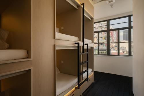 BEAT 1932 Hostel at Chinatown