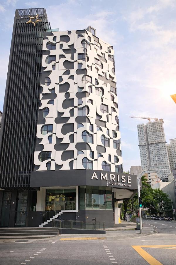 Amrise Hotel Kitchener, Check In 9PM, Check Out 8AM + CX715 HKG → SIN