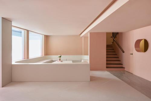 KINN Capsule - HER Space, Female Only