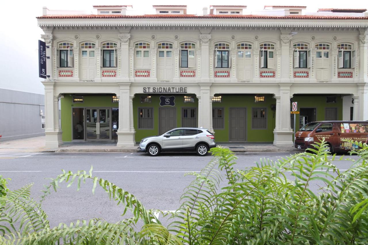 ST Signature Jalan Besar, DAYUSE, 5 Hours, 10AM-3PM + CX715 HKG → SIN
