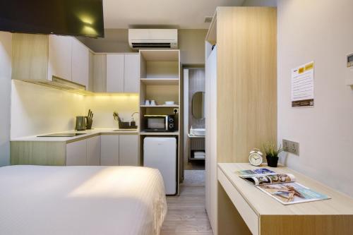 Hmlet Essentials Kallang