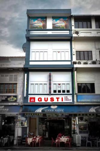 GUSTI Backpackers Capsule Hostel Singapore