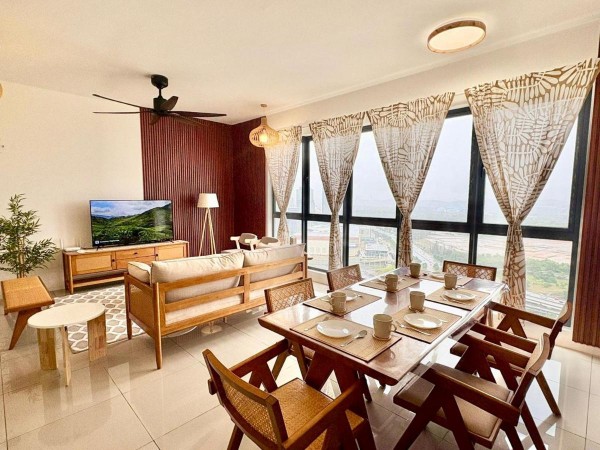 Spacious Muji Homestay with IOI Mall & KL View