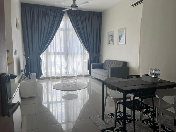 IOI Conezion Iman's Home with Pool View Unit